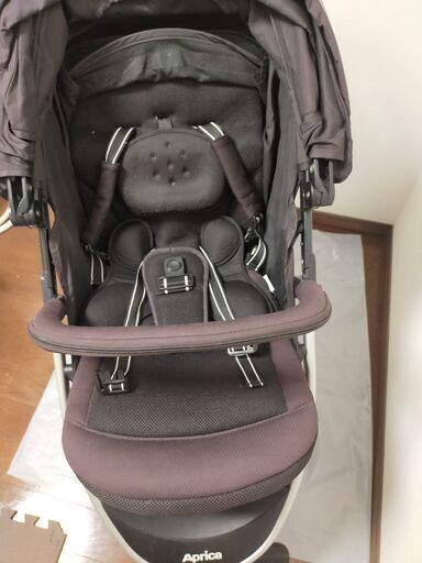 アップリカ スムーヴ 高級ベビーカー 3輪 エアータイヤ