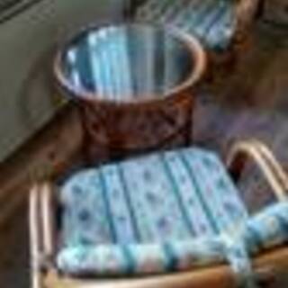 [商談中です】籐の椅子２脚・ランドリー用・スツール・〇テーブル・...