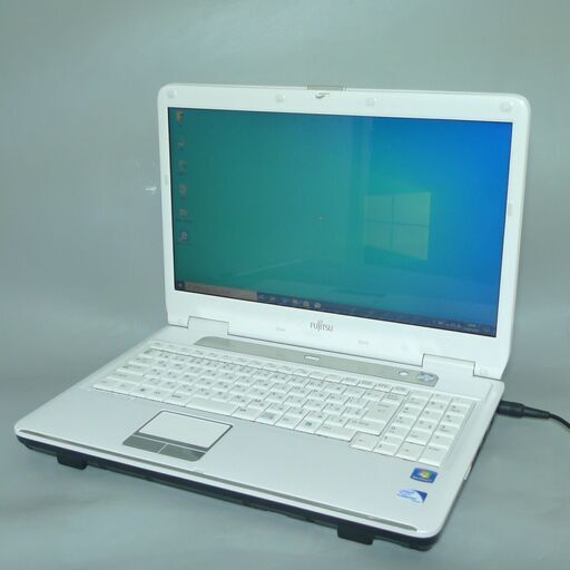 送料無料 1台限定 ノートパソコン 中古良品 15.6型 富士通 AH30/DN Celeron 4GB 320GB DVDRW 無線Lan Windows10 LibreOffice テンキー ホワイト