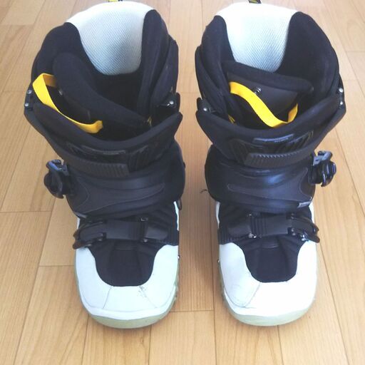 キスマークの金具タイプステップインブーツ ハイバックタイプ白バインディング付き Yokonori03 伊那北のスノーボードの中古あげます 譲ります ジモティーで不用品の処分