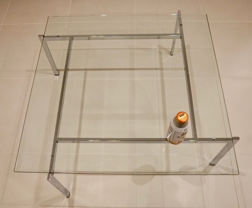 ARTE ガラスのスクエアテーブル