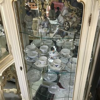 ■ioy1205■SILIK/シリック■ガラスキャビネット■ロココ調/クラシック家具■飾り棚/収納家具/ガラス棚■