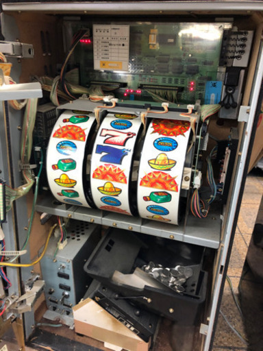 スロット実機 100v コイン付き デルソル2