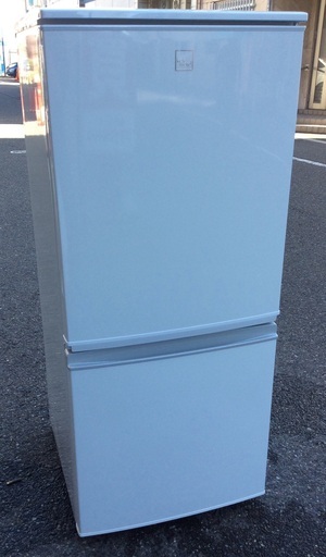 【RKGRE-504-1】特価！シャープ/137L 2ドア冷凍冷蔵庫/どっちもドア/SJ-14E4-KW/中古品/2017年製/当社より近隣無料配達！