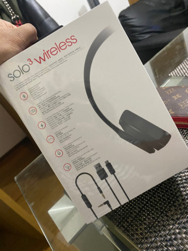ビーツワイヤレス　イアホン　BEATS SOLO3 wireless