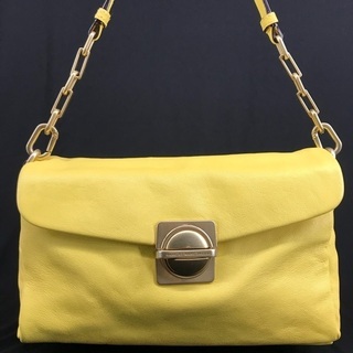 マークバイマークジェイコブスライトイエローソフトレザーチェーンショルダーバッグ マークバイマークジェイコブスライトイエローソフトレザーチェーン