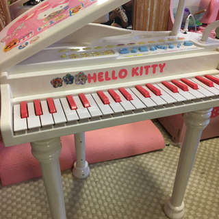 ハローキティの電子ピアノのおもちゃ