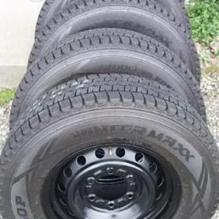 完了!! ハイエース スタッドレス 4本 195/80R15 D...