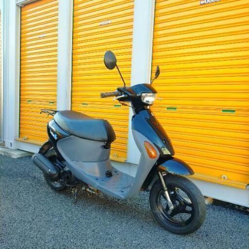 228.お洒落デザイン　レッツ4 メンテナンス楽々FI　バッテリーシート新品　千葉県柏市　即日配送、自走引き取りも可能