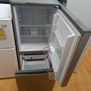 Y0215 AQA ノンフロン冷凍冷蔵2ドア 2019年製 大容量126ℓ 送料A 家電