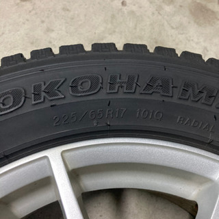売却済み YOKOHAMA スタッドレス タイヤ 225/65/17 4本