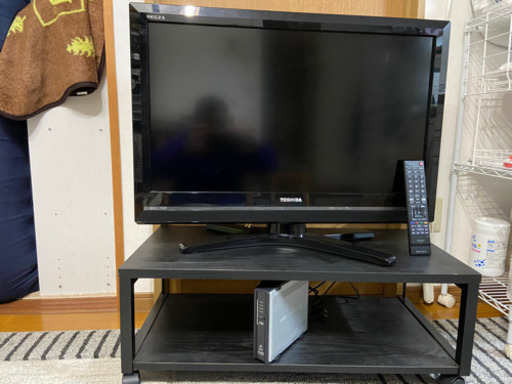 値下げ　東芝　液晶カラーテレビ　32インチ　テレビ台・ハードディスク付き 6800円