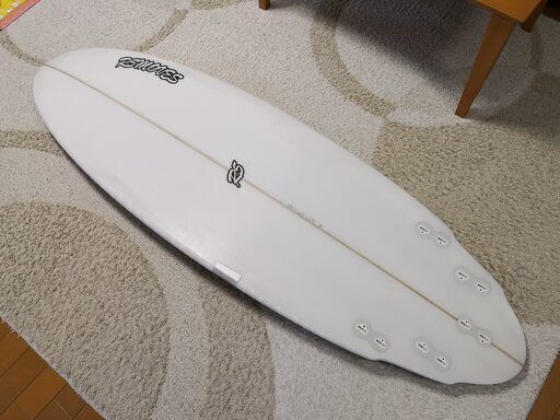 初級、中級者者用サーフボード5'10 フィン付き 浮力大