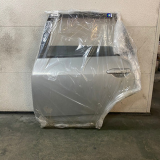 日産ウイングロード　左リアドア11Y