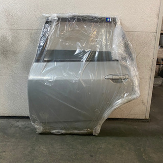 日産ウイングロード　左リアドア11Y