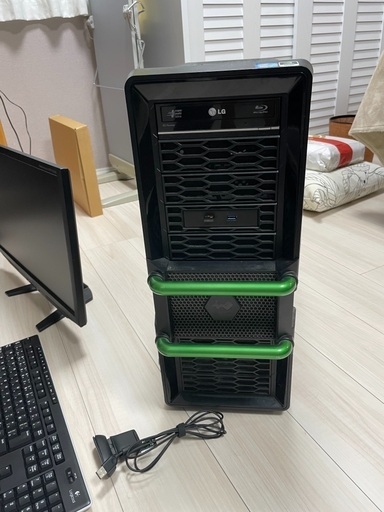 手渡し希望（杉並区）：デスクトップPC i7-2600K GTX590 メモリ8G SSD256G＋ HDD4TB（2TB×2） 手渡し希望（杉並区）：デスクトップPC i7-2600K GTX590 メモリ8G