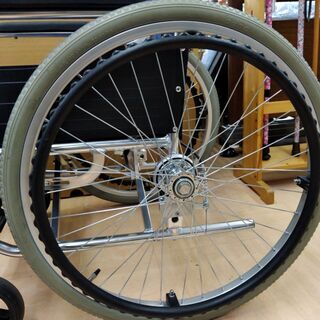 【ジモティ見たで５％OFF】自走式車椅子【0024】