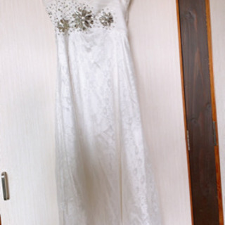 白ドレス 800円
