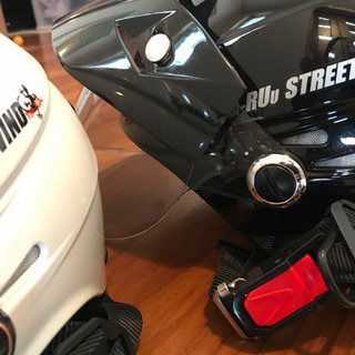 ヤールーヘルメット　白と黒2個セット ヤールーヘルメット 白と黒2個セット