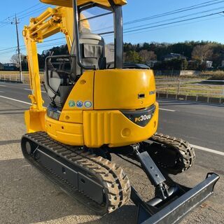 コマツ PC30UU-5 ミニ油圧ショベル 3tクラス ユンボ 小旋回