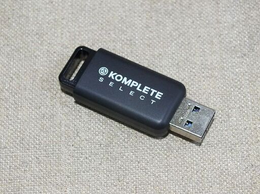 【苫小牧バナナ】Native Instruments/ネイティブインストゥルメンツ USBメモリー型 業界標準 ソフトウェア音源 KOMPLETE 12 SELECT