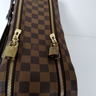 お受け渡し者様決まりましたLOUIS VUITTONショルダーバッグドルソ