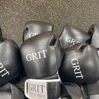 グローブ　ヘッドギア　レガース　パンチミット等　キックボクシング