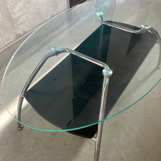 楕円形ガラスセンターテーブル 棚付き