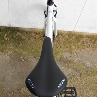 売り切れ新車ネストバカンゼ 1アルミフレーム 21段変速 クロスバイク