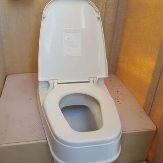 洗浄済み】①仮設トイレ(汲取り式)、軽いので楽に搬入出来ます。