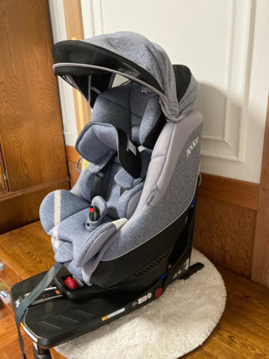 アップリカ クルリラ チャイルドシート 回転式 isofix 交渉中