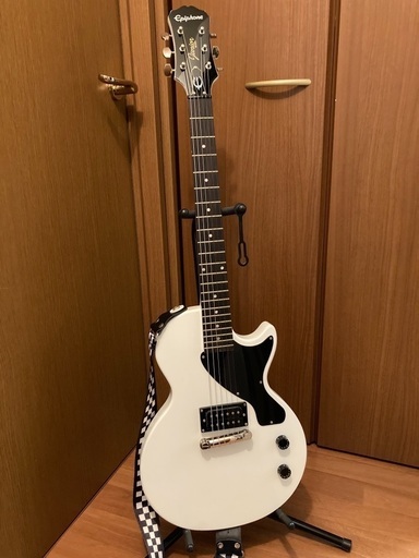 (取引中)Epiphone エレキギター レスポール ソフトケース、シールド、弦、カポ付き