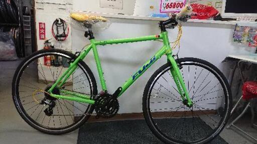 【消費税サービス】(♡9)自転車 クロスバイク 新車 グリーン FUJI 21段変速 スタンド ロック付き クイックリリース式