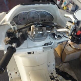 ヤマハ　マジェスティ250C　SG03J　人気の白　鍵書類付き　エンジン不動 部品取り　欠品多数 ヤマハ マジェスティ250C SG03J 人気の白 鍵書類付き エンジン不動