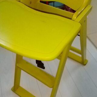 【交渉中】ベビーチェア 子供椅子 グリーン 黄緑 おしゃれ 木製