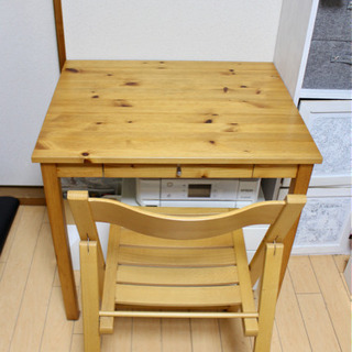 【急募】パイン材机と折りたたみ椅子　無印良品