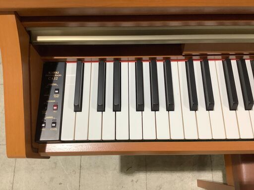 ライトカラーの河合楽器の電子ピアノ！