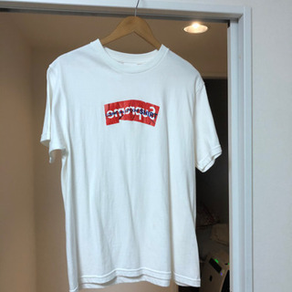 🉐　supreme コムデギャルソン　tシャツ　未使用品　🉐