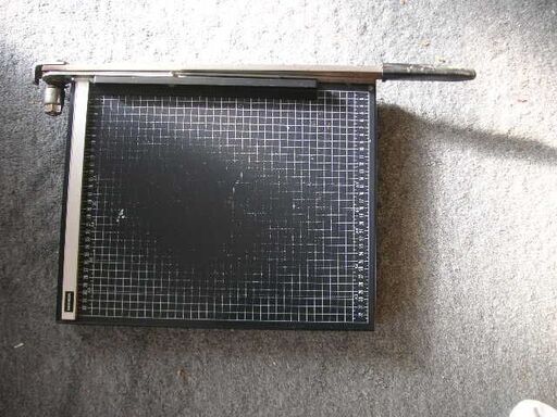 裁断機 ペーパーカッター A3対応 品 UCHIDA www.franchiseko.com