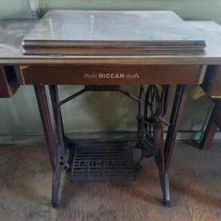 アンティーク 足踏みミシン