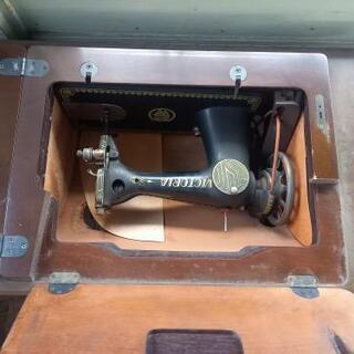 アンティーク 足踏みミシン