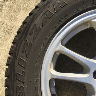 中古スタッドレスセット215/65R16ヴェルファイア