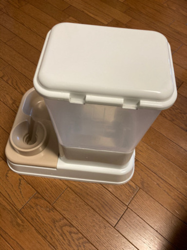 ペットエサ 水入れるやつ あい 京都の生活雑貨の中古あげます 譲ります ジモティーで不用品の処分