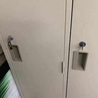コクヨ　ロッカー　鍵付き　２人用