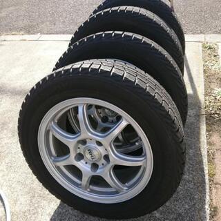 車のパーツ 16インチスタッドレス205/60R16PCD114.3の5穴