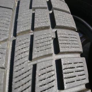 車のパーツ 16インチスタッドレス205/60R16PCD114.3の5穴