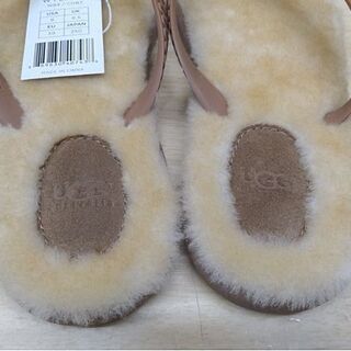 未使用 UGG ビーチサンダル FLUFFIE 1684 W/CHBT 25.0cm ムートン チェストナッツブラウン フラッフィー ビーサン アグ