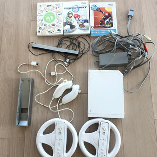 Wii＋ソフト3枚【マリオカート含】ハンドル乾電池付！直ぐ遊べる！！