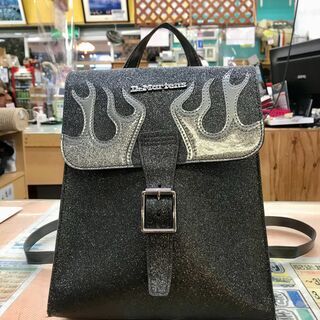 Dr.Martens Mini Backpack ドクターマーチン ファイヤーパターン リュック Dr.Martens Mini Backpack ドクターマーチン ファイヤーパターン リュック