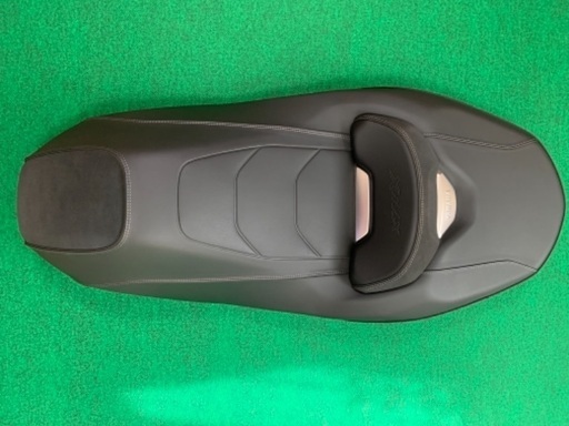 ヤマハXMAX250用ワイズギア製コンフォートシート